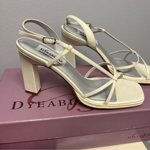 Dyeables Fantasy Ivory Ultra Satin Strappy Heels Sz 7